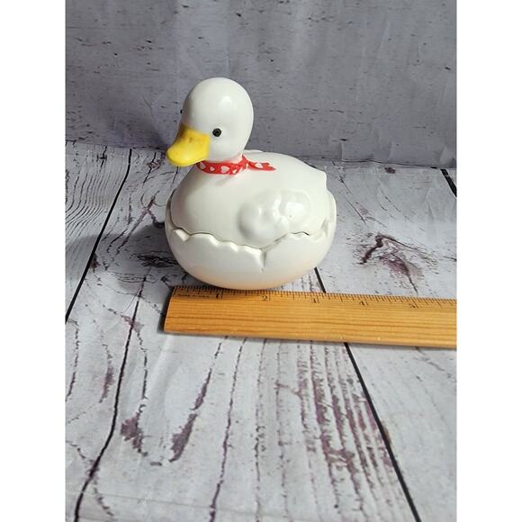 hatching duckling white ceramic trinket jar with heart ribbon READ - Picture 9 of 10